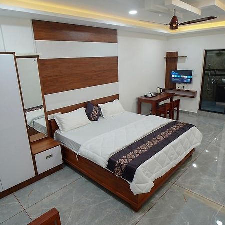 Universal Residency Perumpavur Экстерьер фото