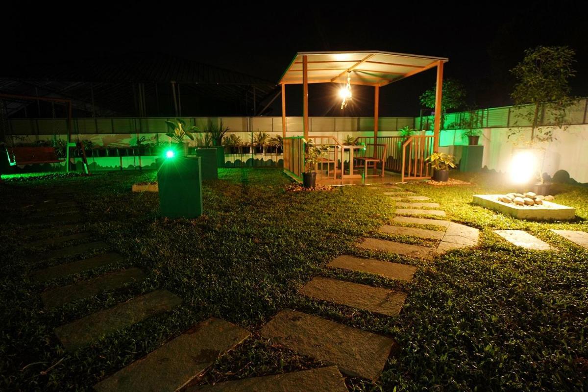 Universal Residency Perumpavur Экстерьер фото
